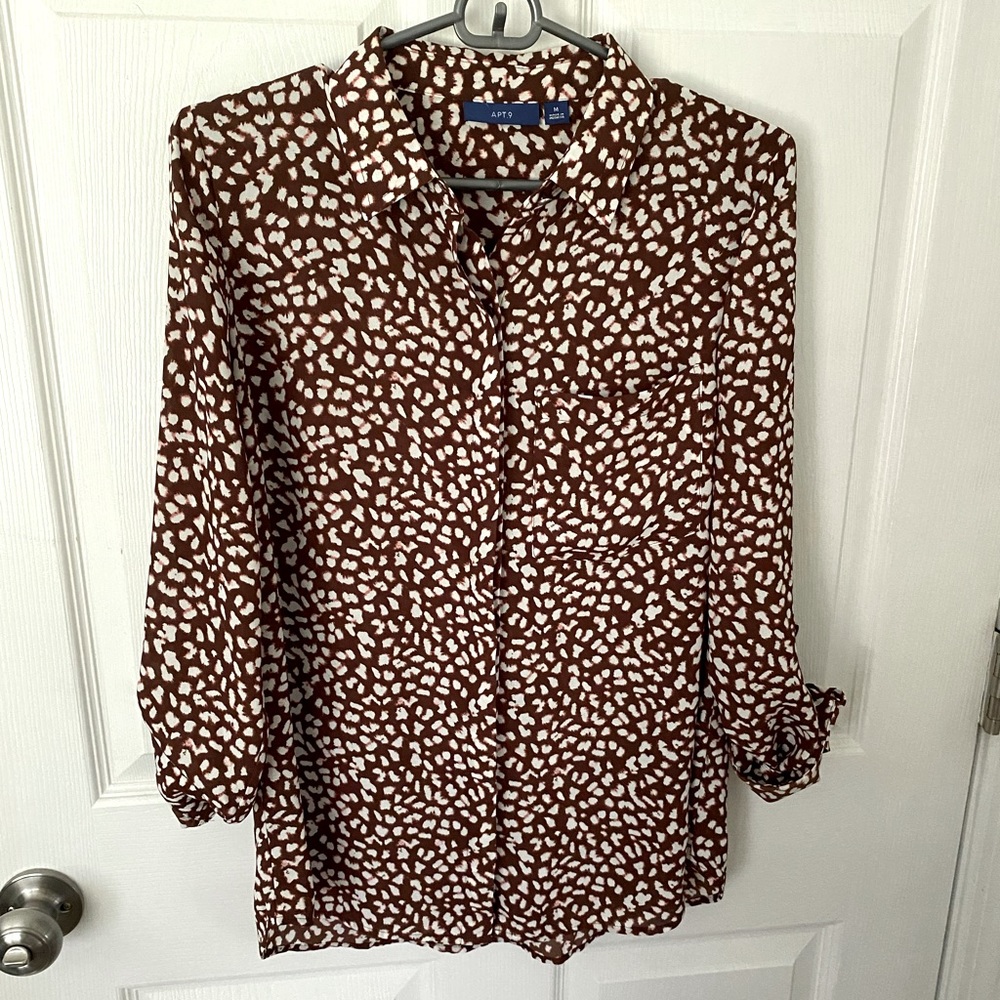Medium Apt.9 button down top.